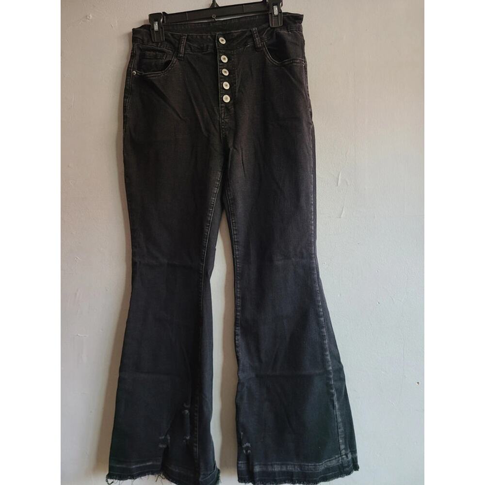 Women's size 10 (32"waist) high rise button fly black flare jeans